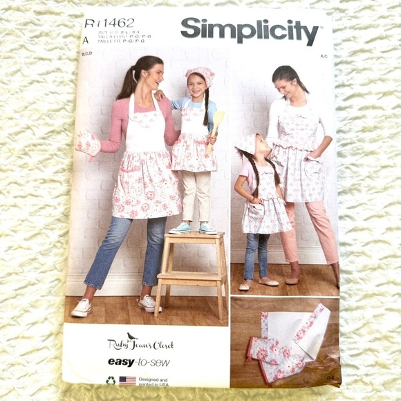 Sewing Patterns Simplicity R11462 Childrens and Misses Aprons & Accessories - Picture 1 of 4
